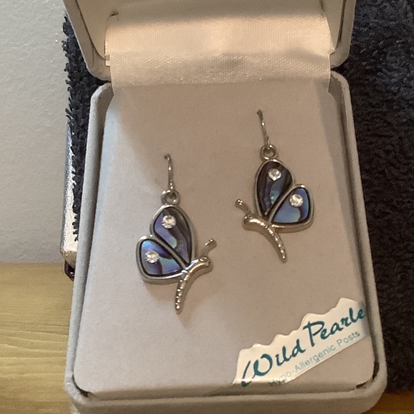 Storrs Wild Pearle Pierced Earrings Butterflies - Picture 3 of 4